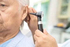 Audiologist vs Hearing Aid Dispenser What’s the Difference